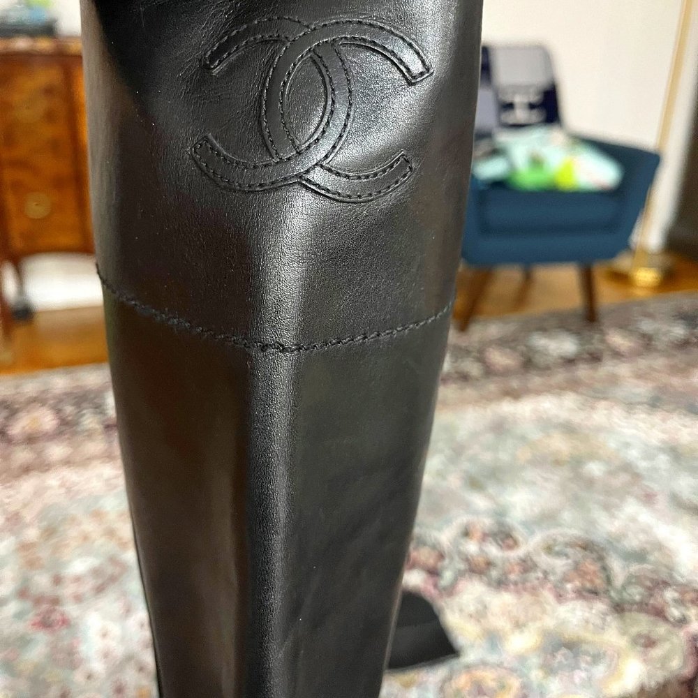 100 Authentic Chanel Black Flat Leather Riding Boots… Gem